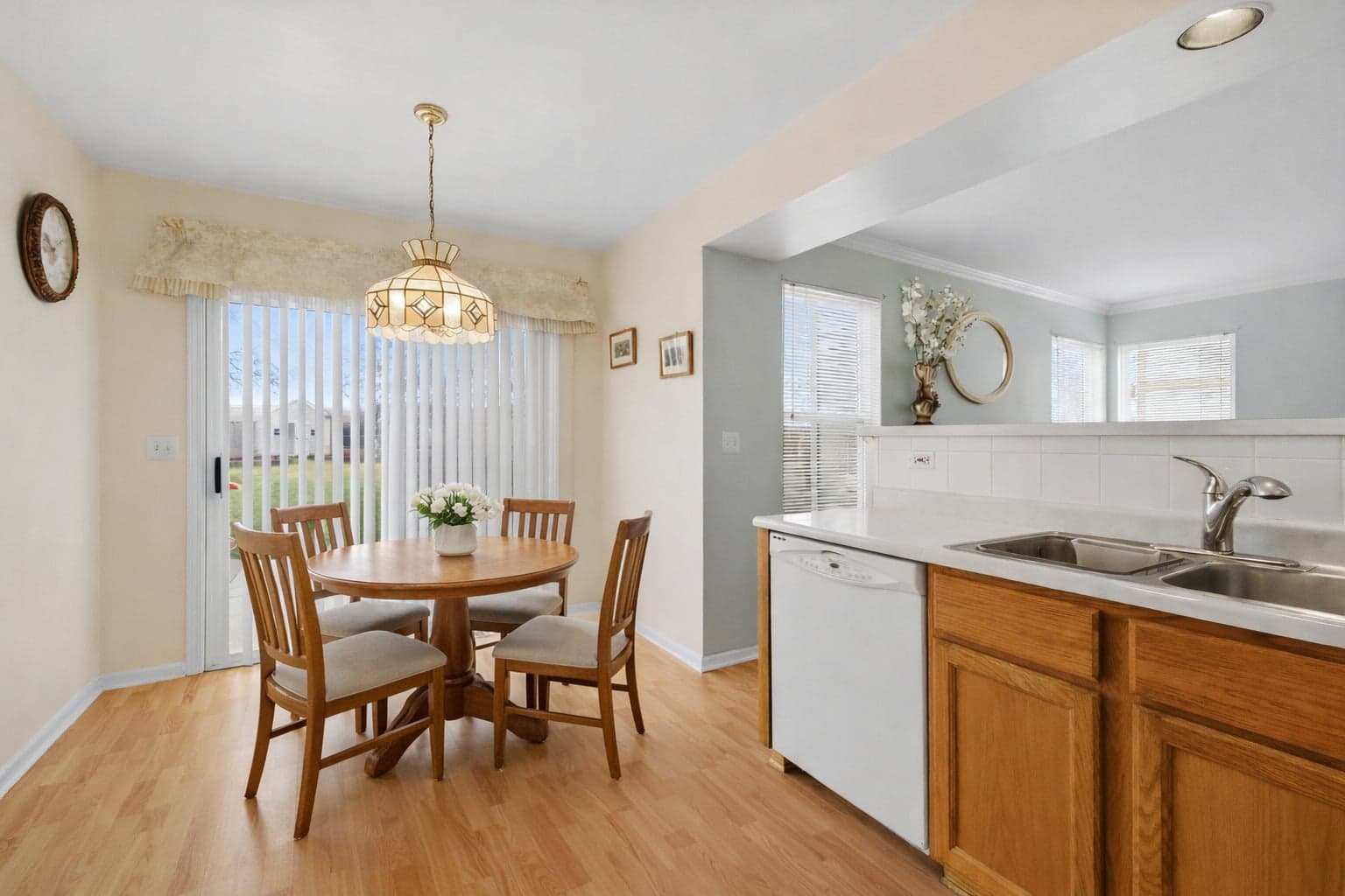 35 London Court, South Elgin – photo 2