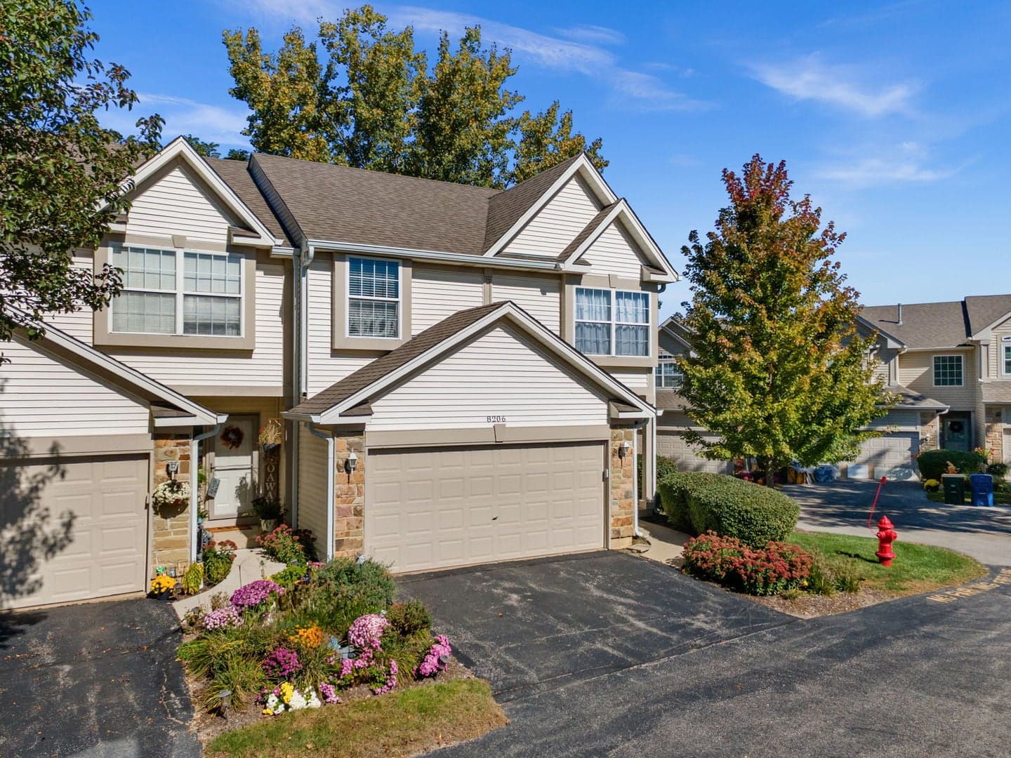 8206 Sierra Woods Court, Carpentersville – photo 2