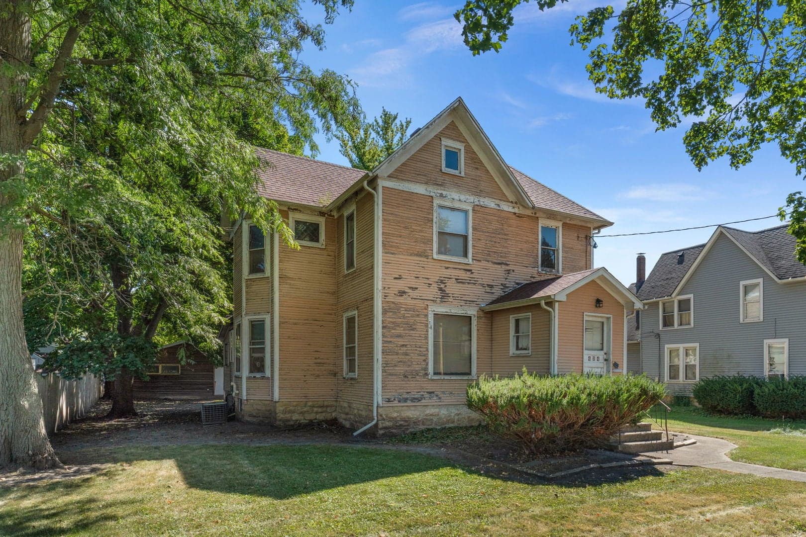 424 7th Street, DeKalb – photo 1