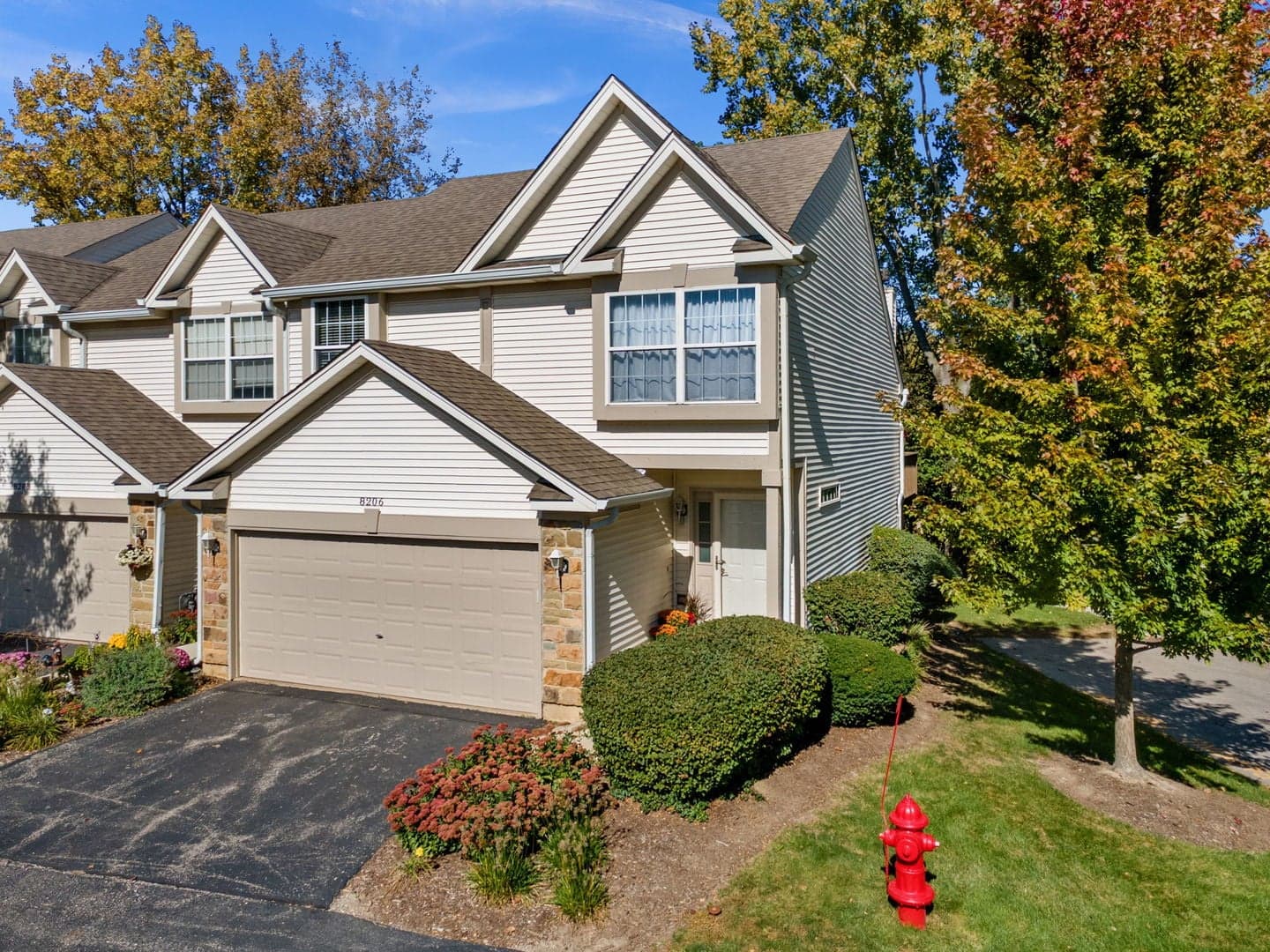 8206 Sierra Woods Court, Carpentersville – photo 3